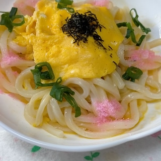 あつあつ！美味しい♪ぶっかけ変わり卵うどんぱすた風